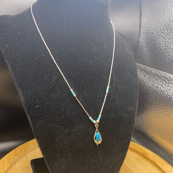 16” liquid silver turquoise necklace w/drop pendant and center turquoise stone - Picture 5 of 6